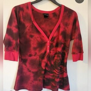 Torrid 1x Red Rose Tiedye 3/4 Sleeve Top